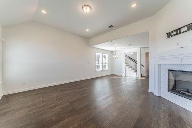 Building Photo - 1110 Stallion Ln