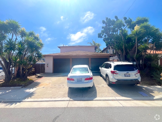 Building Photo - 133 Avenida Miramar