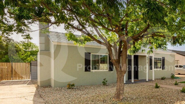 Foto del edificio - 4010 N 11th Ave