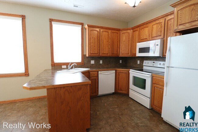 Building Photo - 3 br, 2.5 bath House - 5404 Folkways Place