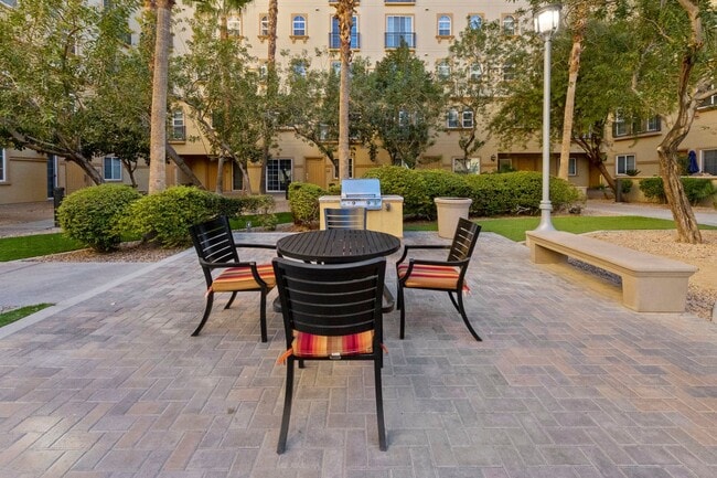 Foto del edificio - Furnished Exquisite 1-Bedroom Luxury Condo Minutes from the LV Strip with Resort-Style Amenities