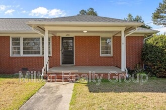 Building Photo - 1206 S 9th St