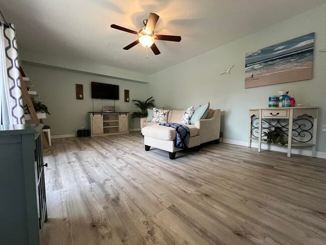 Building Photo - 7510 75th Way