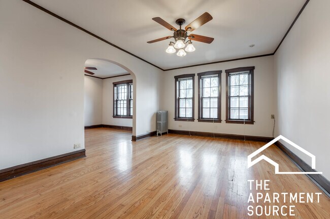 Building Photo - 1711 W Belle Plaine Ave