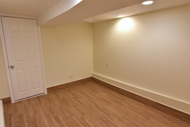 Building Photo - 411 N Budd St