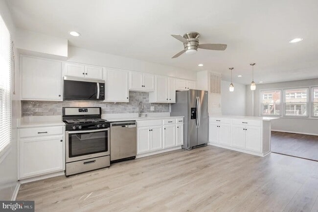 Building Photo - 8125 Mid Haven Rd