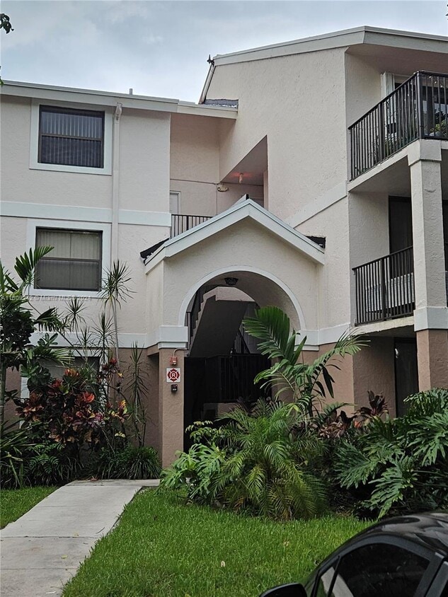 10161 W Sunrise Blvd Unit 302, Plantation, FL 33322 Condo for Rent in