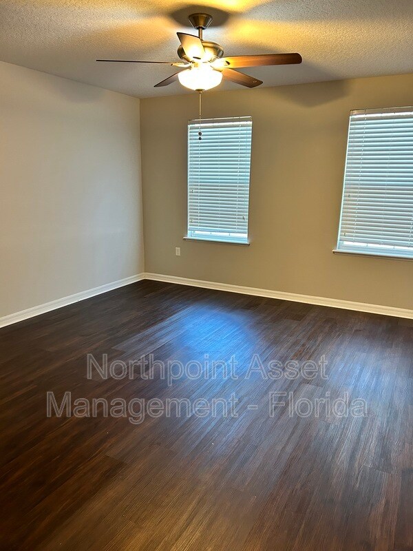 Foto del edificio - 8218 Halls Hammock Ct