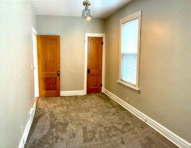 Foto del edificio - 2255 W Leland Ave