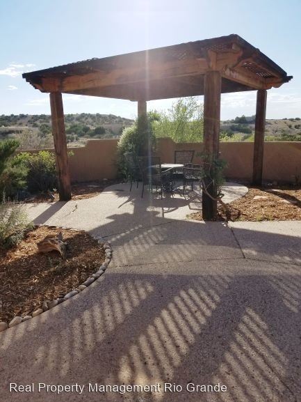 Building Photo - 3 br, 2 bath House - 4 Ariel Court