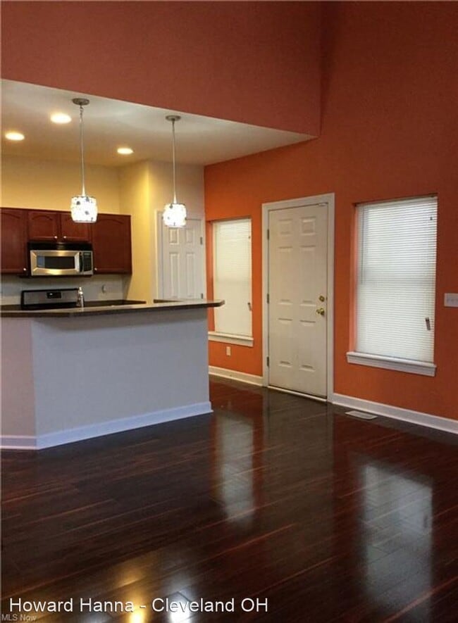 Building Photo - 3 br, 2.5 bath House - 3678 E 65th Street