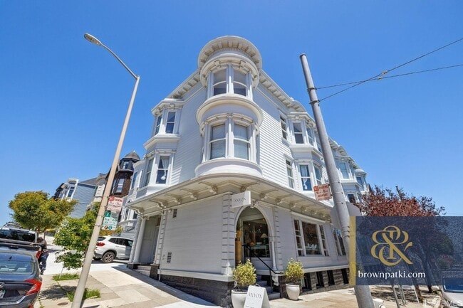 Building Photo - 354 Walnut St