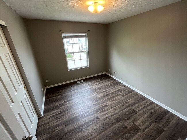 Foto del edificio - Bright & Spacious 3 Bedroom Bellevue Home!!