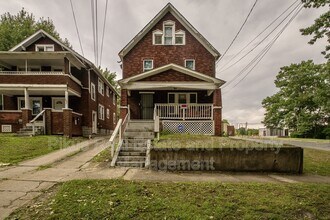 Building Photo - 487 Crouse St