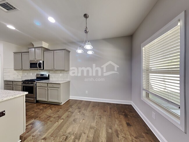 Foto del edificio - 1080 Victoria Walk Ln