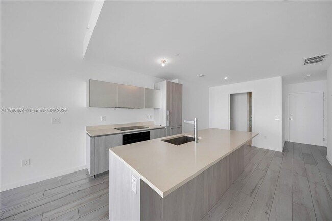 Foto del edificio - 480 NE 31st St