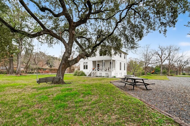 Foto del edificio - 1808 Tabor St