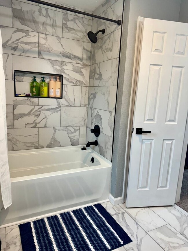 Building Photo - Centrally Located Updated Cape Cod!