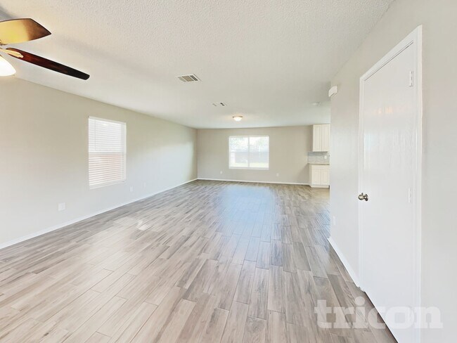 Building Photo - 360 Blairwood Dr