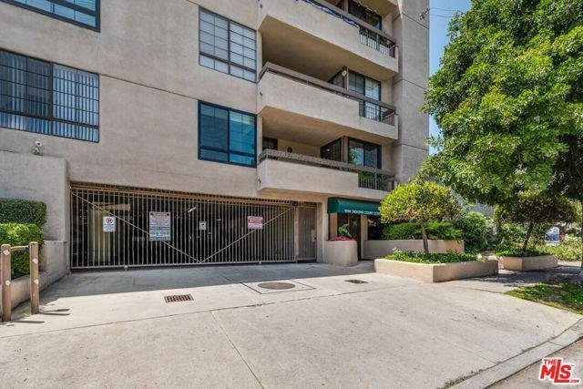 Foto principal - 15150 Dickens Street, Los Angeles, CA 9140...