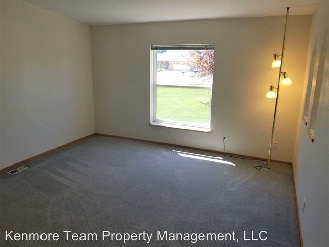 Building Photo - 3 br, 2 bath House - 8821 W. Court St.