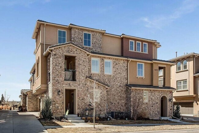 Building Photo - 2 Bed/2 Bath that is beyond expectations!!