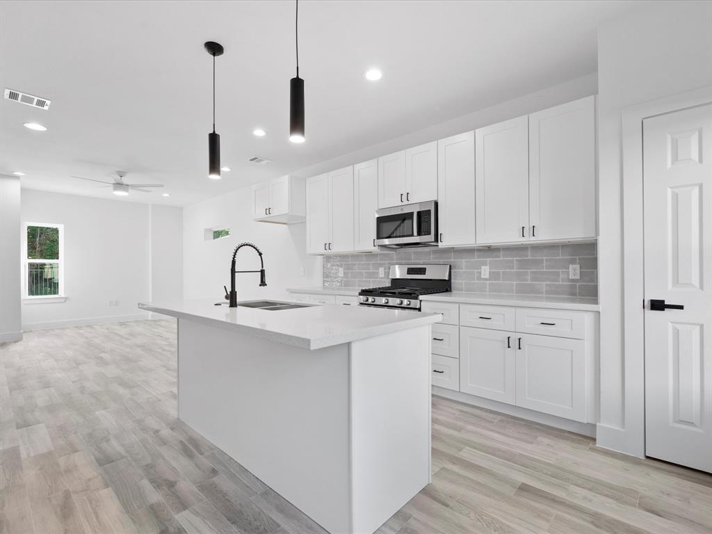 Foto principal - 8206 Knox St