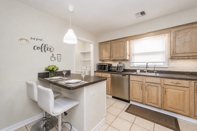 Kitchen - 117 Brill St