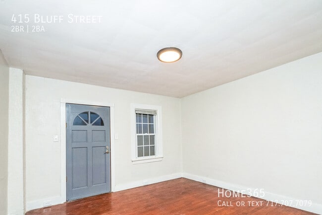 Building Photo - 415 Bluff St