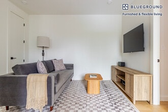 Building Photo - 511 9th St