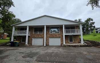 Building Photo - 3036 Albert Dr