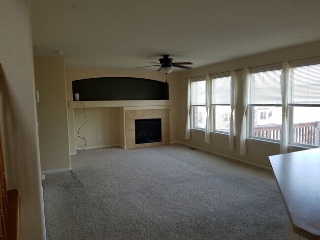 Building Photo - Tollgate Crossing 2 Story with 6 Bedrooms ...