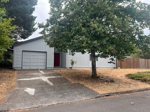 Building Photo - 609 SE 141st Ave