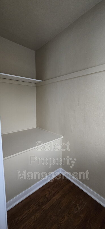 Foto del edificio - 1033 Edgewater Ave
