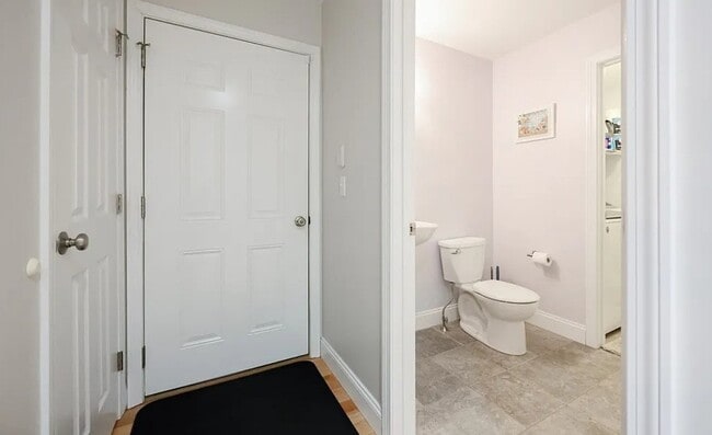 Foto del edificio - 59 Pond Hill Dr