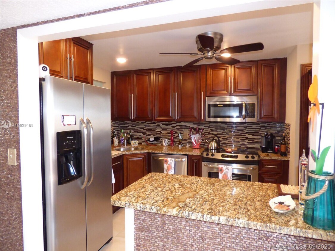 1523 E Hillsboro Blvd Unit 237, Deerfield Beach, FL 33441 Condo for