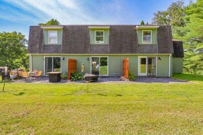 Building Photo - 17 Shepherd Rd