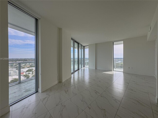 Foto del edificio - 2000 Metropica Wy