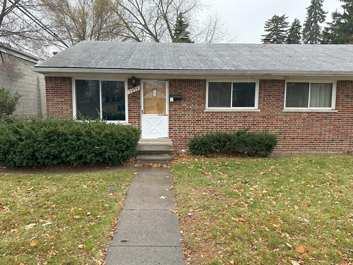 Primary Photo - 3974 Berkshire Ave