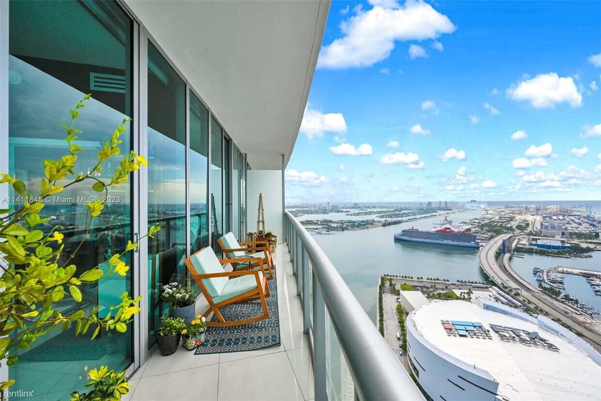 Primary Photo - 2 br, 2 bath Condo - 888 Biscayne Blvd Apt...