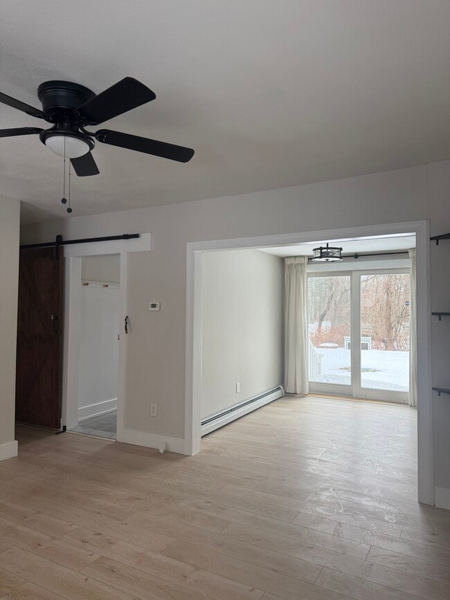 Building Photo - 567 Thacher St