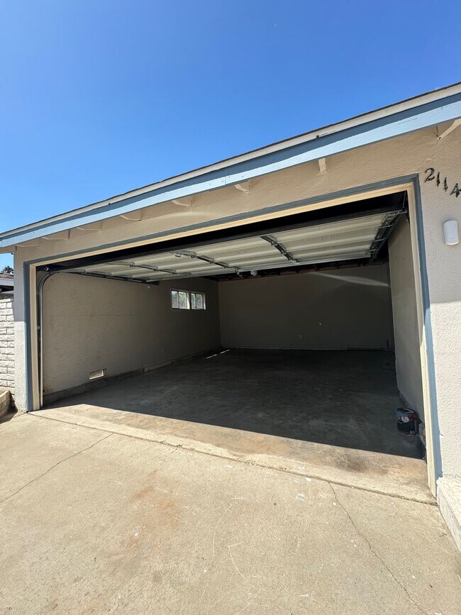 Building Photo - 2114 S Greenville St
