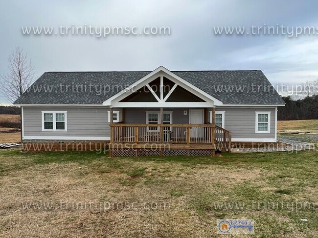 Building Photo - NEWLY UPDATED!! Ready and waiting for you!