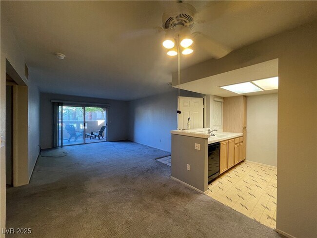 Foto del edificio - 1900 Tierra Vista Dr