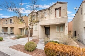 Building Photo - 9132 Gabardine Ave