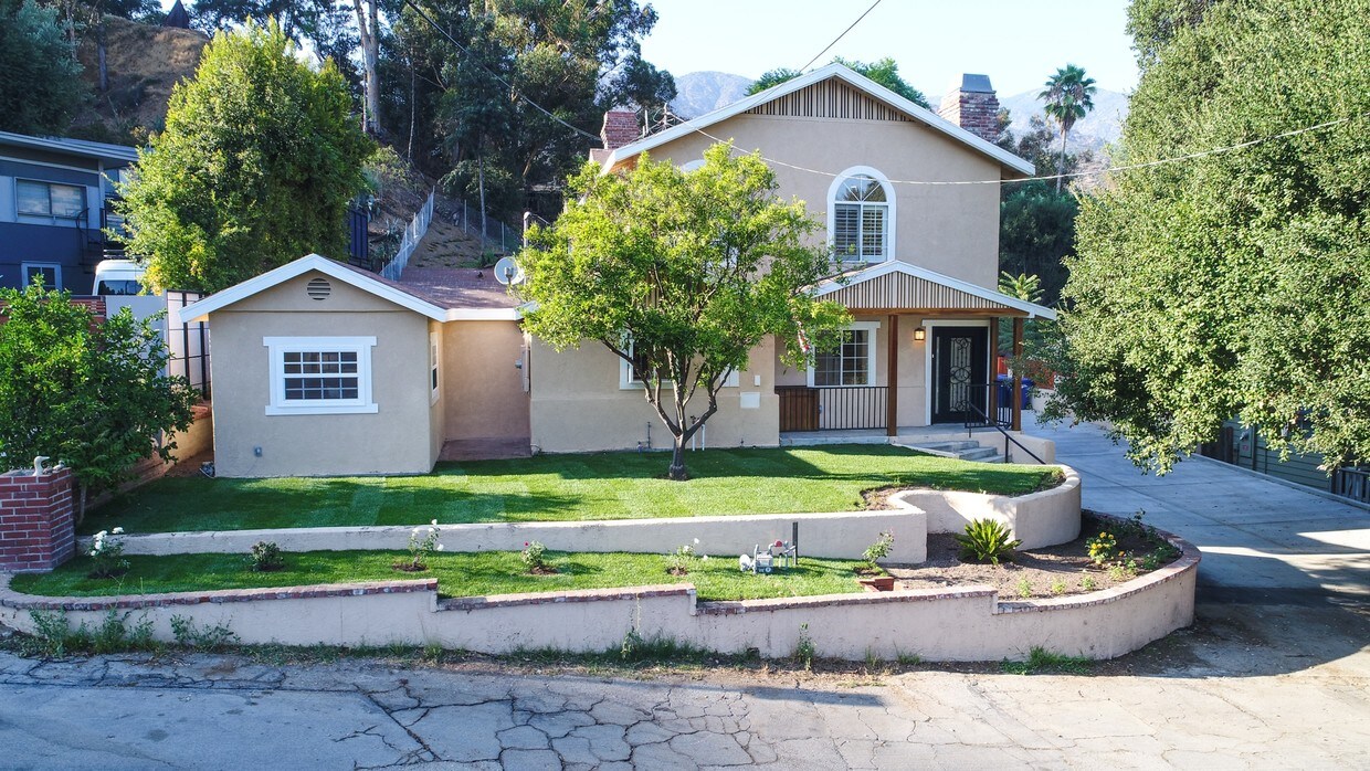 Building - Two units in Monrovia