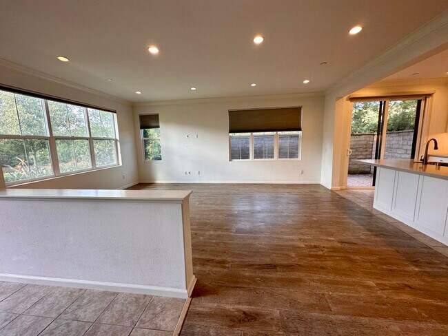 Building Photo - 126 Hayseed