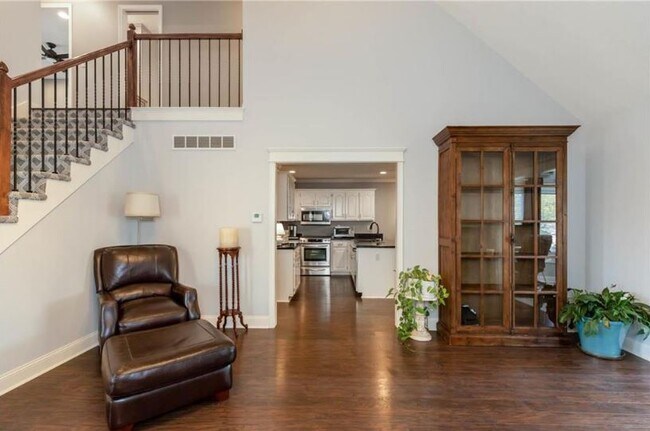 Foto del edificio - 15126 Glenwood