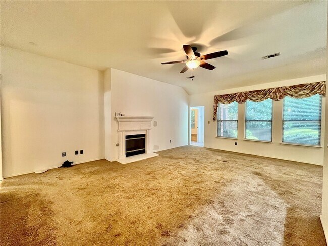 Building Photo - 3900 Chimney Rock Dr