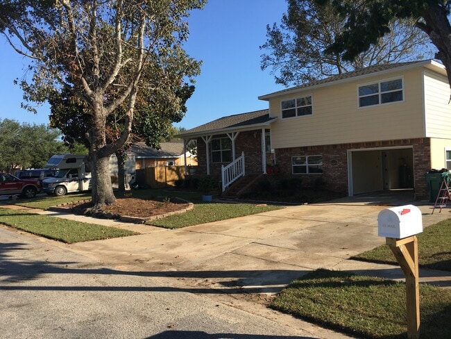 Foto del edificio - 1221 Quail Ridge Dr